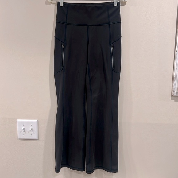 🔥Athleta Black Flare boot Pants🔥 - Picture 1 of 10